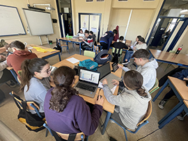 Una motxilla per al segle XXI: cap a un perfil per a l’alumnat de secundària