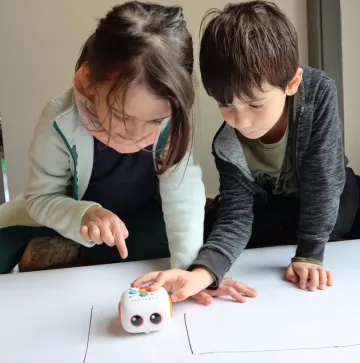 Aprenentatge vivencial basat en reptes: Descobrint la robòtica educativa